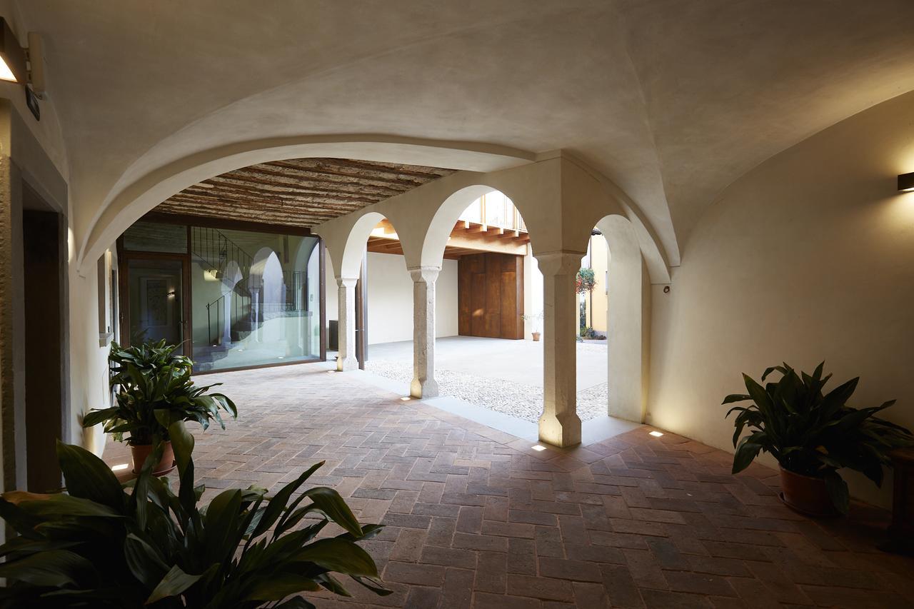 Palazzo Eleonora Bed & Breakfast Monasterolo del Castello Exterior photo