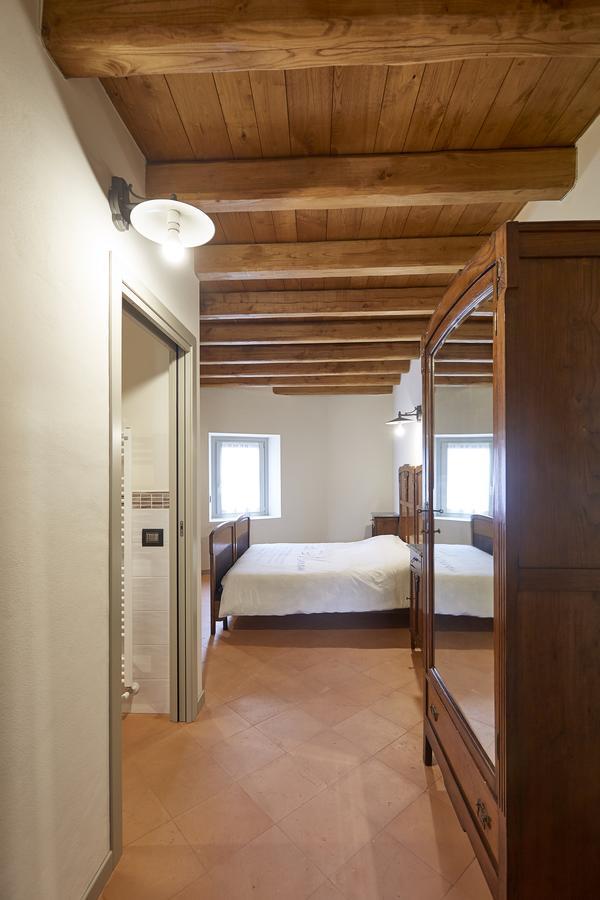 Palazzo Eleonora Bed & Breakfast Monasterolo del Castello Exterior photo