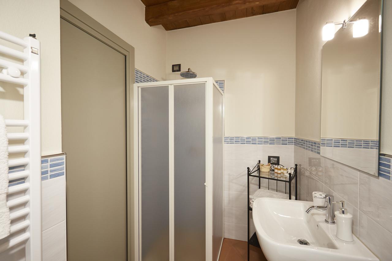 Palazzo Eleonora Bed & Breakfast Monasterolo del Castello Exterior photo